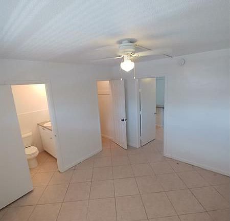 4th image of 1960 NE 48th St #4A