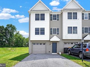 750 Kentwell Dr, York, PA 17406