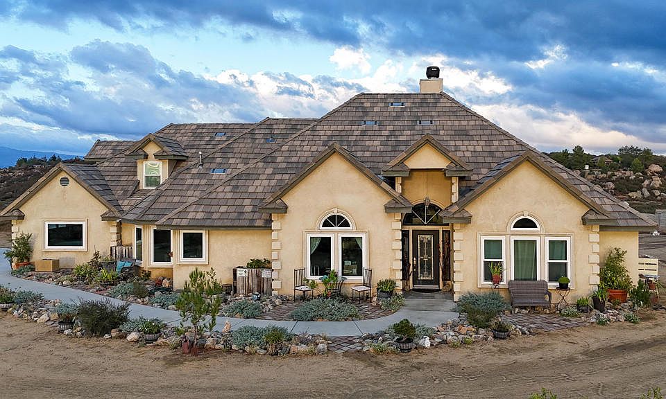 1st image of 42095 Crazy Horse Canyon Dr