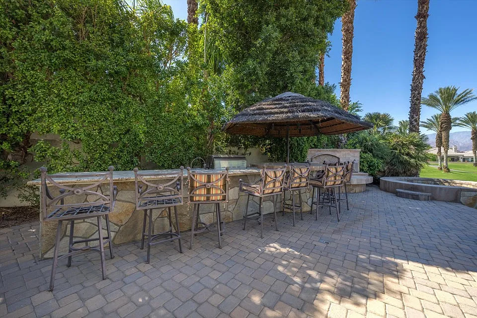 4 bed, 3.5 bath, 4370 sqft, $16,000 — Photo 3