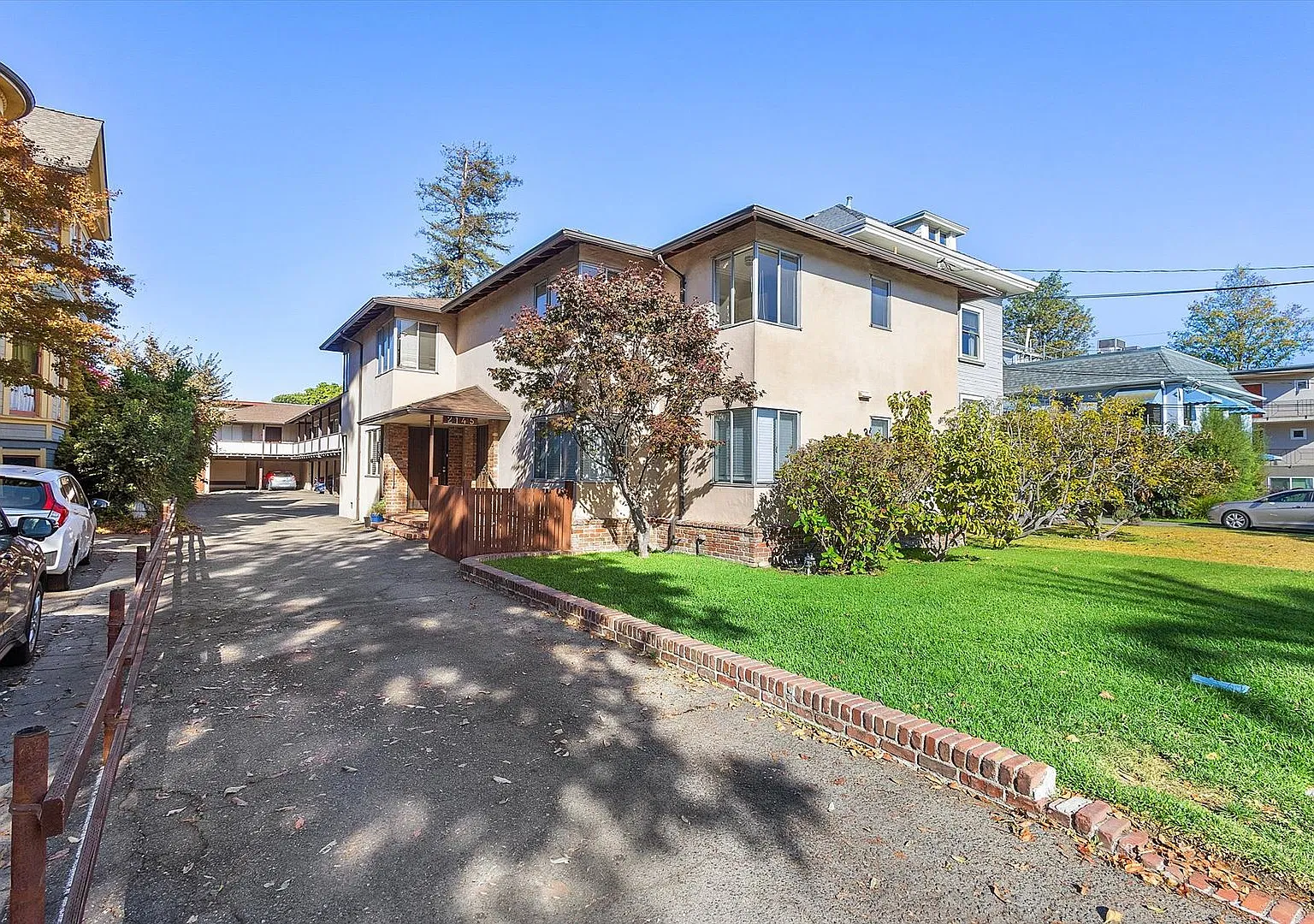 2145 Santa Clara Ave #C - 1 bedroom | 1 bath — Photo 1
