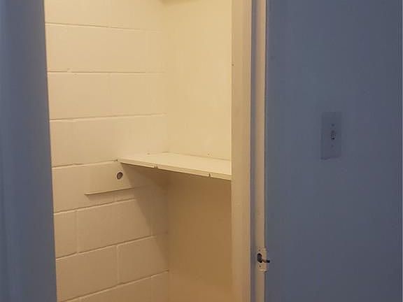 3rd image of 621 S 6th Ave