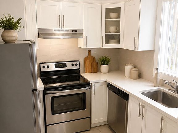 2nd image of 103 Avenue Rd #112