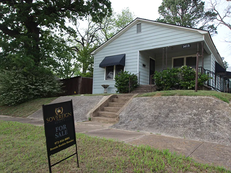 1415 W Crawford St — Photo 29
