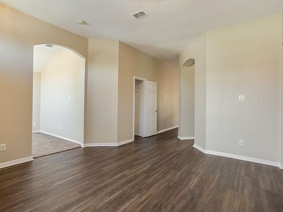 5th image of 411 Milton Dr