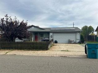 1417 Hemlock Ave, Anderson, CA 96007