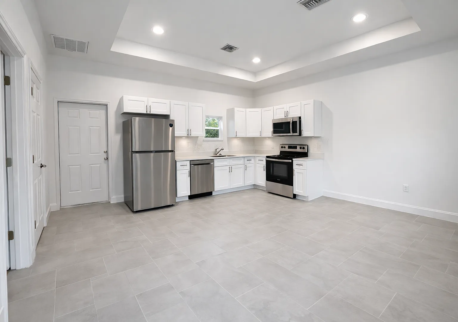 One Of A Kind! Brand New 1 Bedroom-1 Bath In Desirable Lehigh Acres! — Photo 4