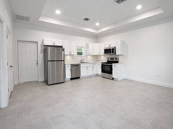 3rd image of 4202 E 30th St