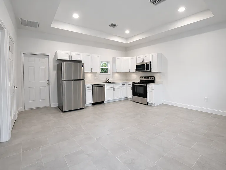 317 McArthur Blvd — Photo 3