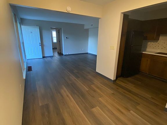 5th image of 170 Westmount Dr #170-11