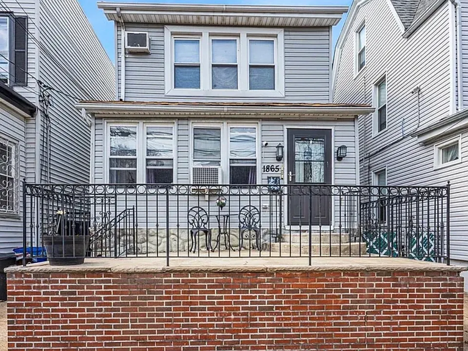 1865 Mulford Ave #2
