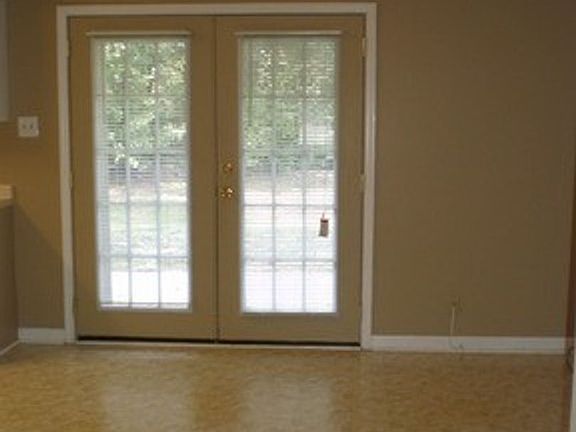 5th image of 9005 Countryside Ln APT A