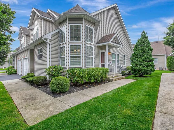 4 Halley Lane #4, Miller Place, NY 11764