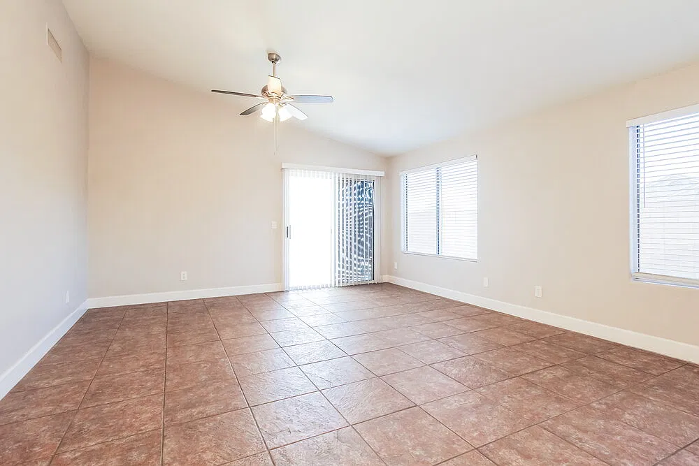 3 bed, 2.0 bath, 1574 sqft, $2,080 — Photo 3