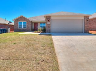 2008 Oak Valley Way, Mustang, OK 73064