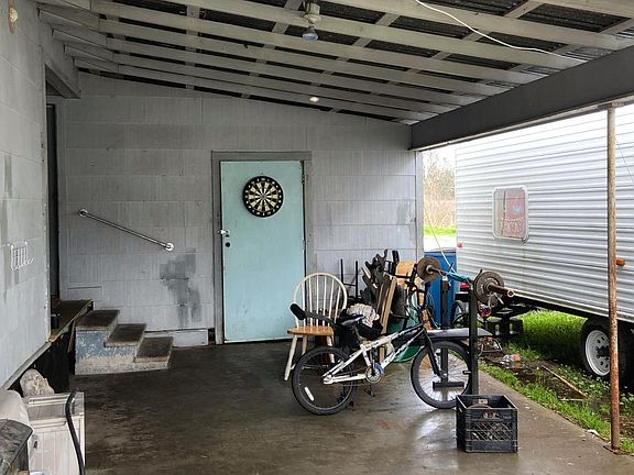 4th image of 613 Parkway Dr