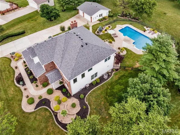 123 Townview Dr, Wentzville, MO 63385