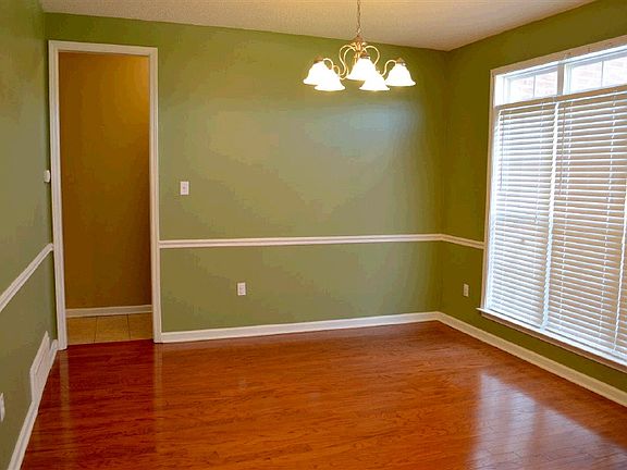 5th image of 55 Eagle Valley Dr