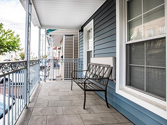 3rd image of 203 Pearsall Ave
