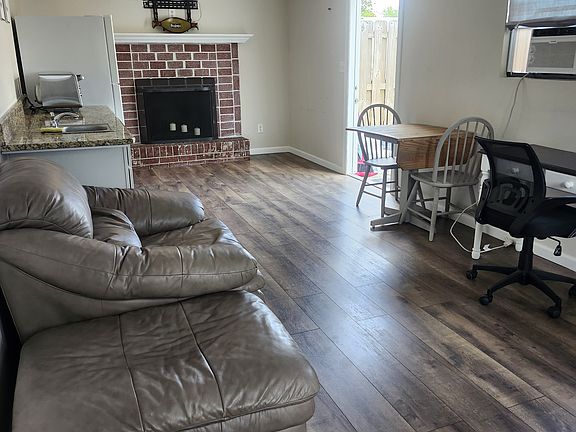 5th image of 536 Ford Cir E #B