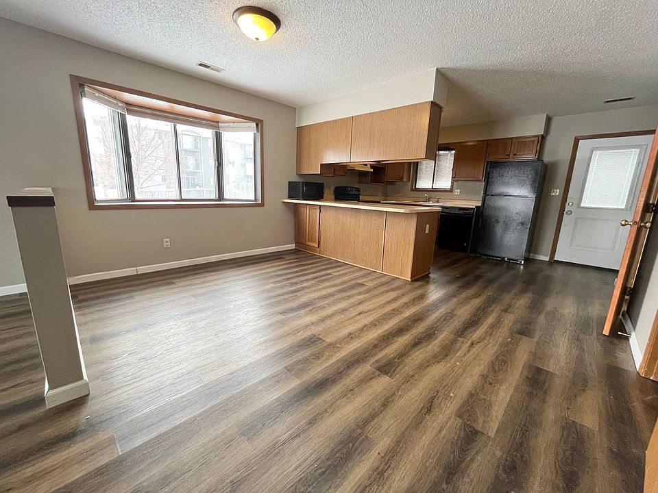 1st image of 1123 S Bridgeport Pl