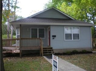609 N 12th St, Leavenworth, KS 66048