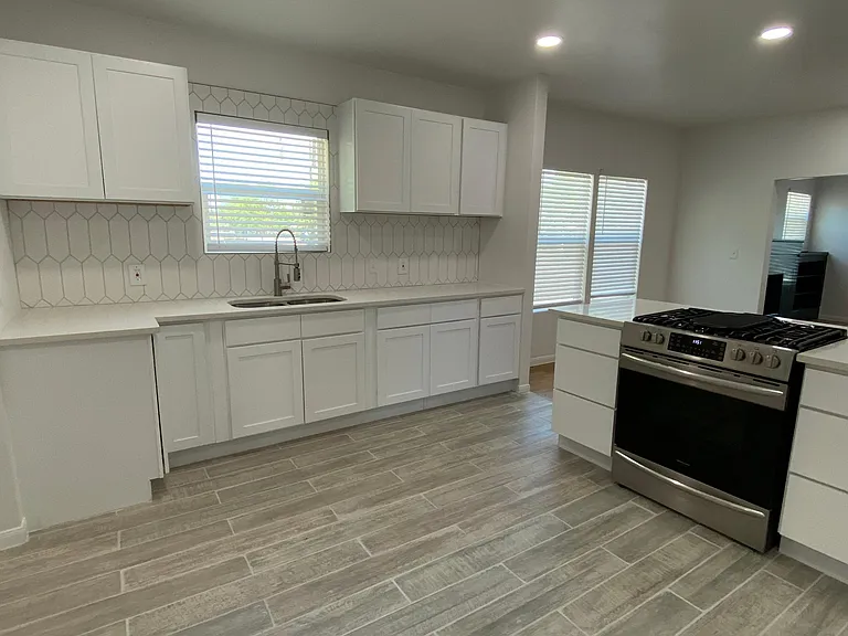 202 McCauley Blvd — Photo 16