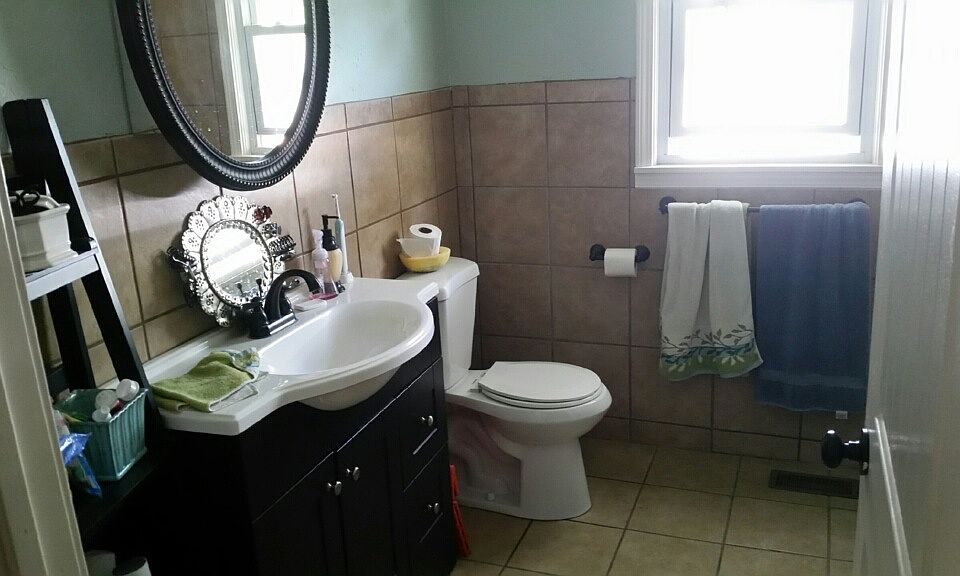 2nd image of 306 E 11th St