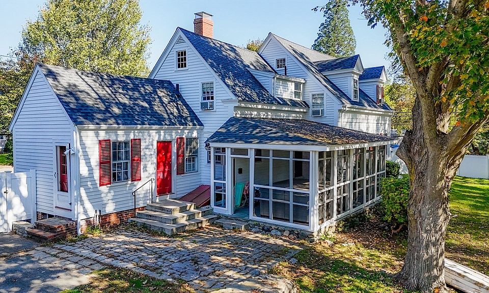 12 Centre St, Danvers, MA 01923 Zillow