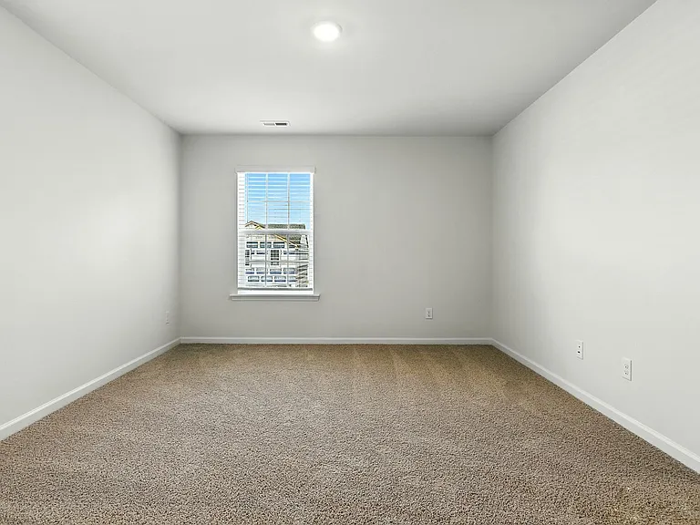 1342 37th Avenue Ln NE — Photo 18