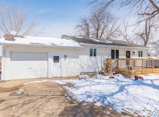 133 W 6th St, Parker, SD 57053