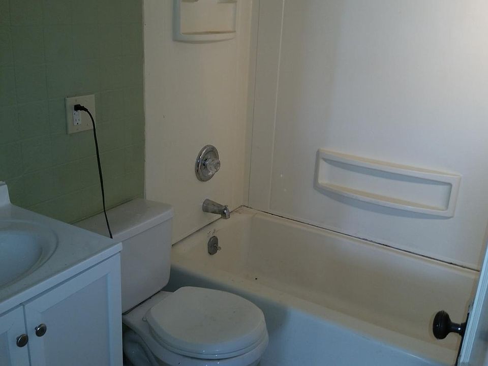 1st image of 128 Ontario St #2
