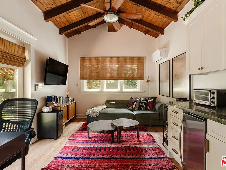1951 Canyon Dr — Photo 26