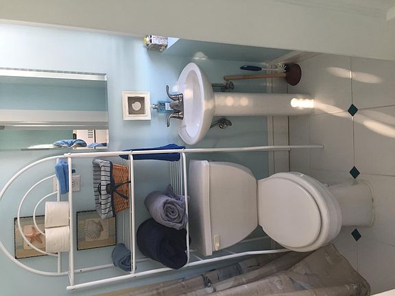 Powder blue bath Unit 05