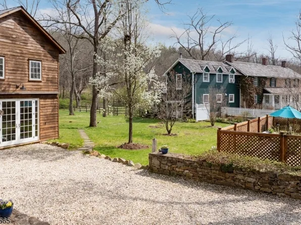 91 Red Mill Rd, Lebanon Twp., NJ 08826