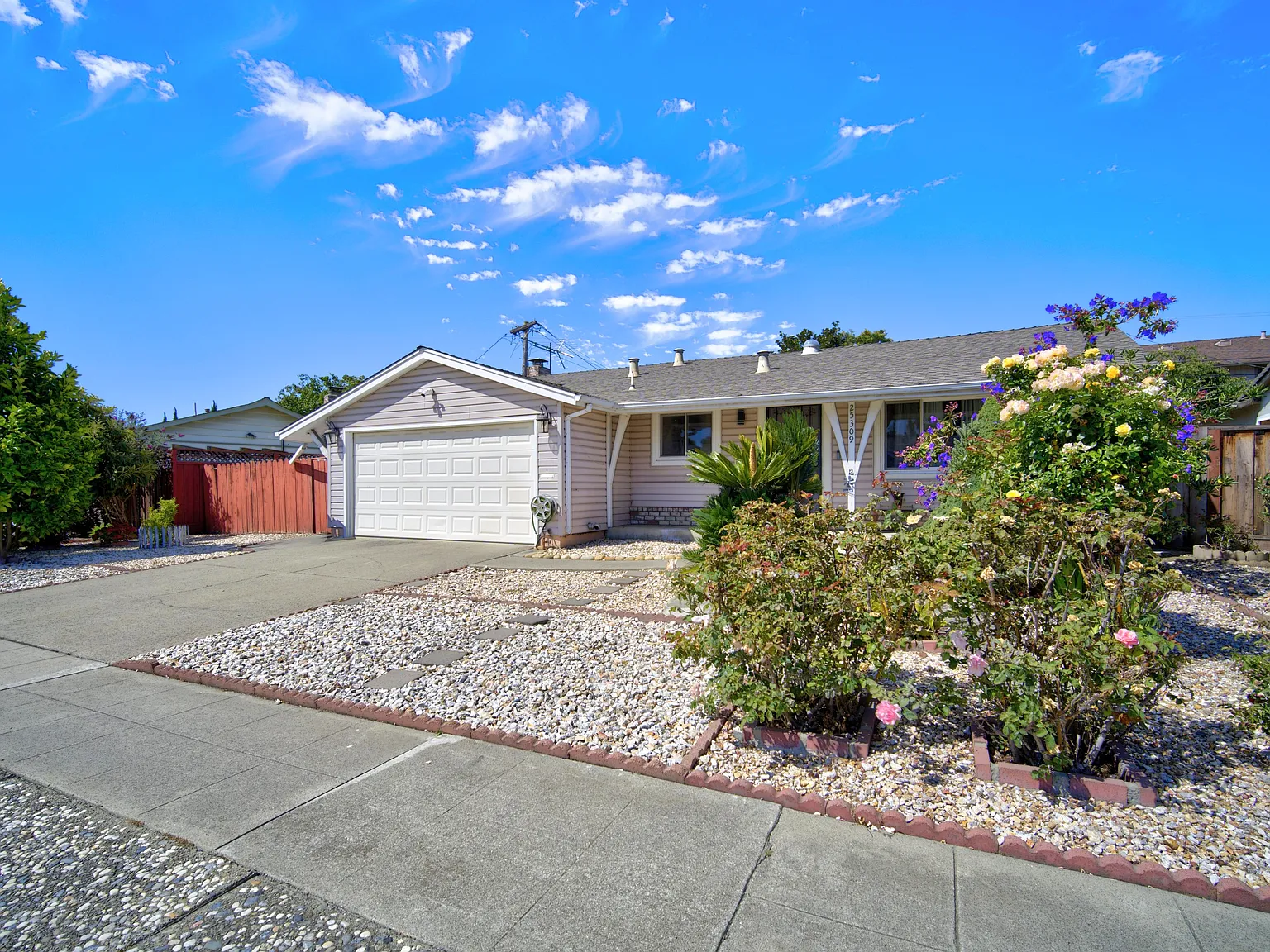 3 bed, 1736 sqft, $4,250 — Photo 3