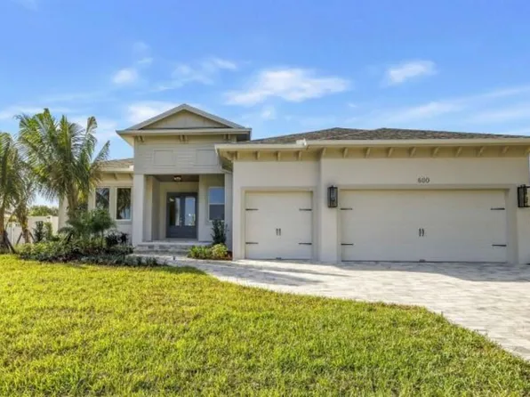 600 Tallahassee Dr NE, Saint Petersburg, FL 33702