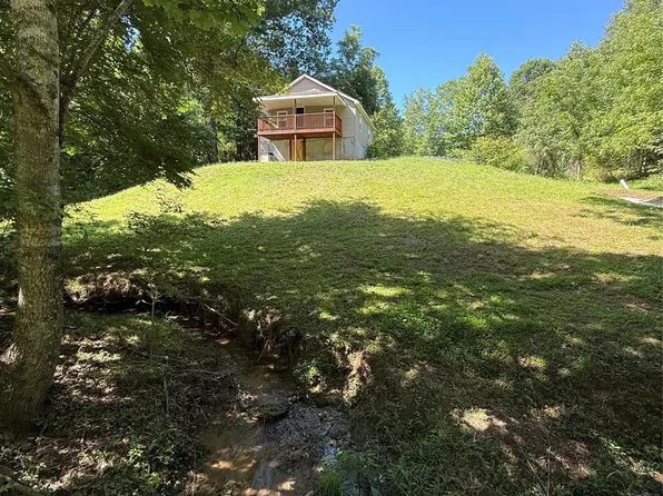 1312 Meadowlane Dr NW, Lenoir, NC 28645