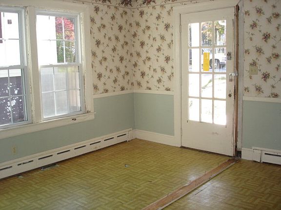 4th image of 218 Starling Ave