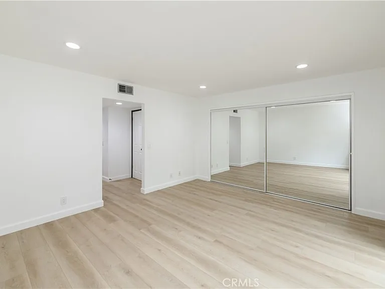 5016 Paseo De Vega — Photo 12