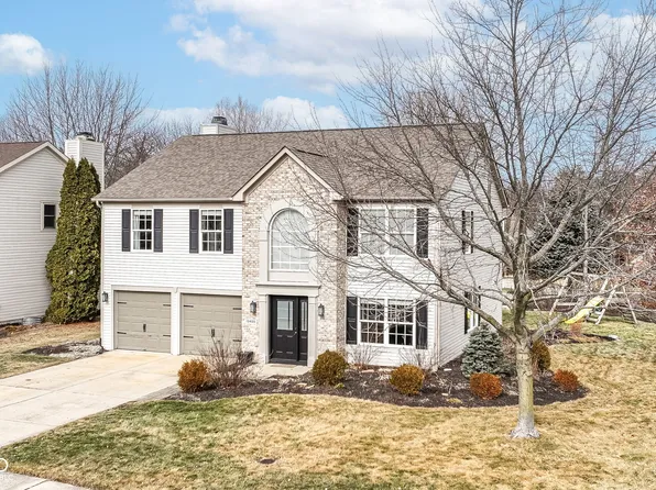 10400 Hillsborough Dr, Fishers, IN 46037