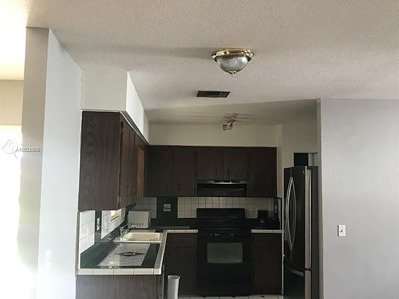 4th image of 311 SE 5th St #0