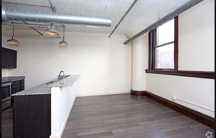 2nd image of 500 Iowa St APT 211