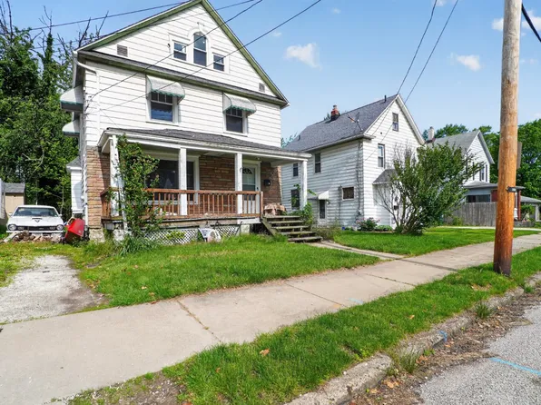 52 25th St NW, Barberton, OH 44203