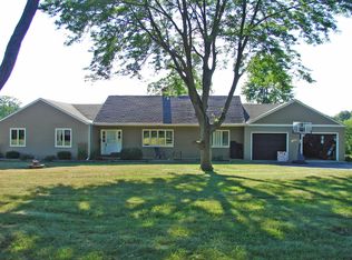 28412 N Hilltop Ter, Mundelein, IL 60060
