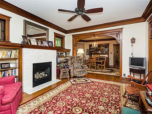 3rd image of 605 Marengo Ave