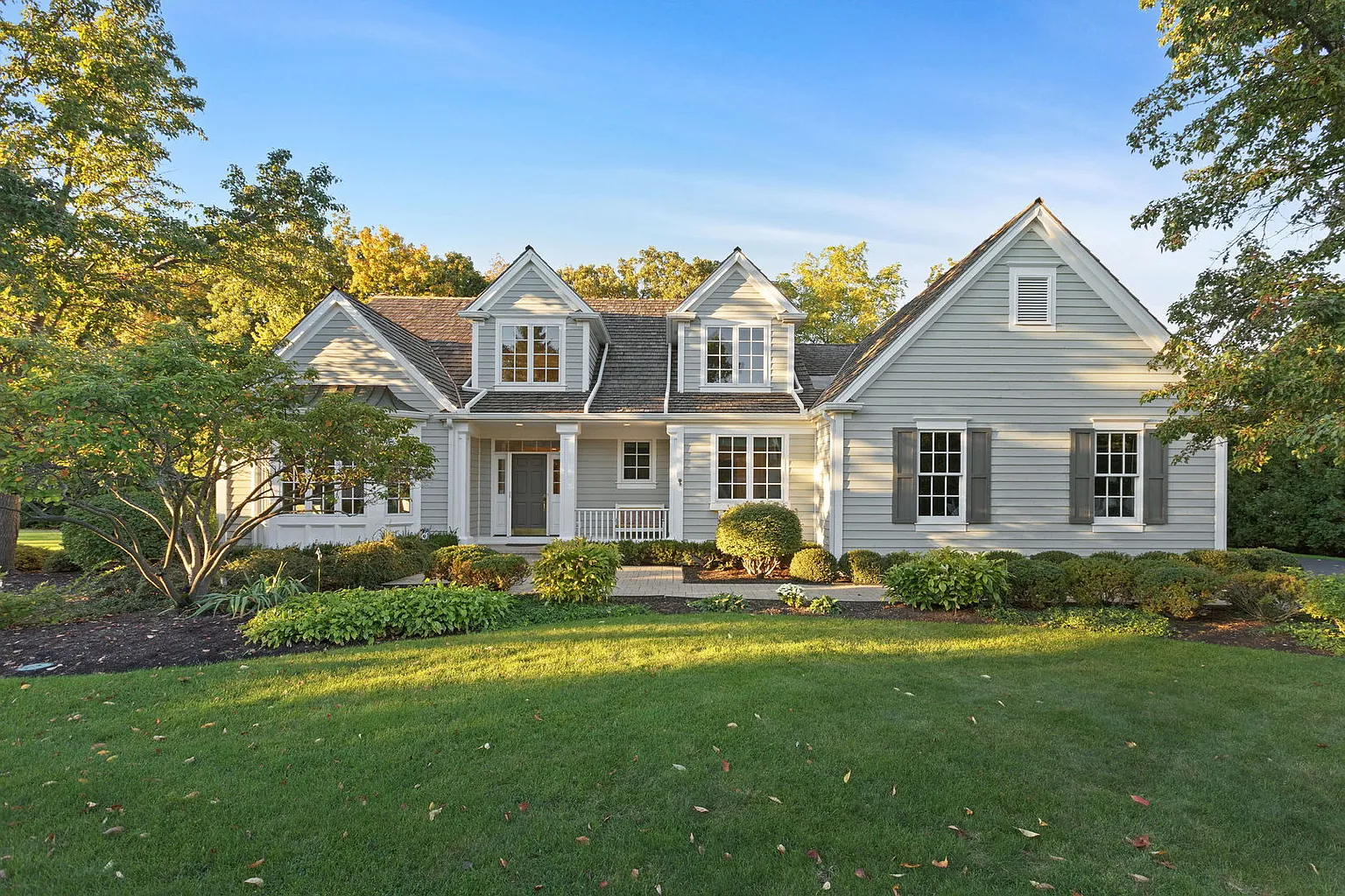 1830 W North Pond Ln photo 1