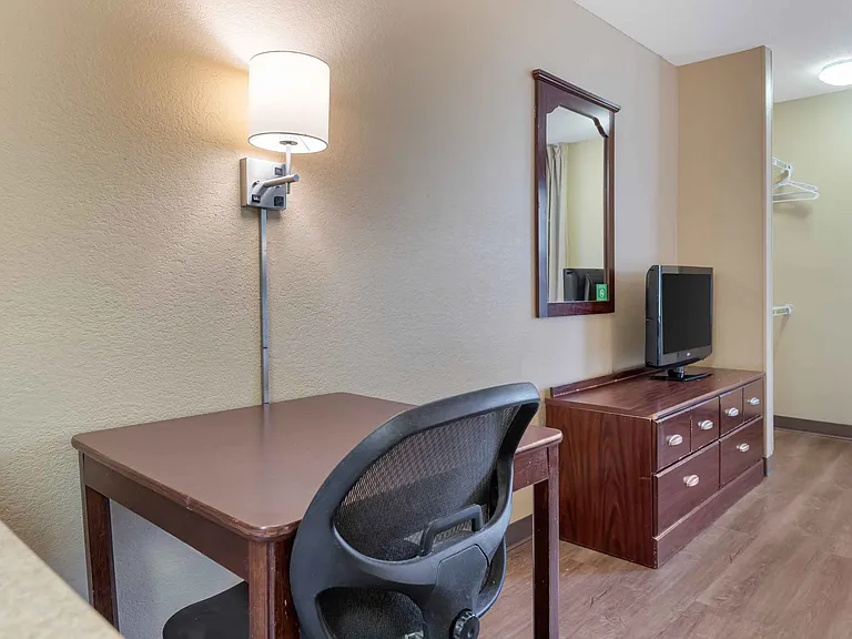 Studio Suite - 1 Queen Bed