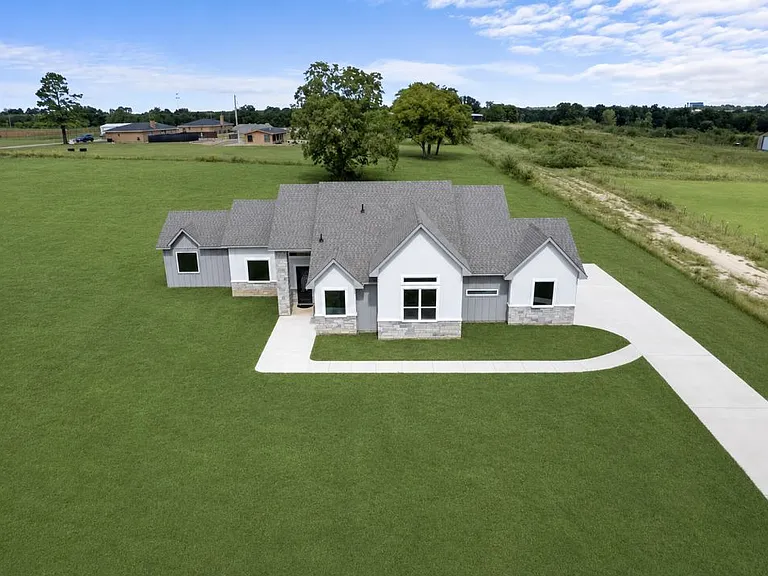223 Vaughn Ln — Photo 33