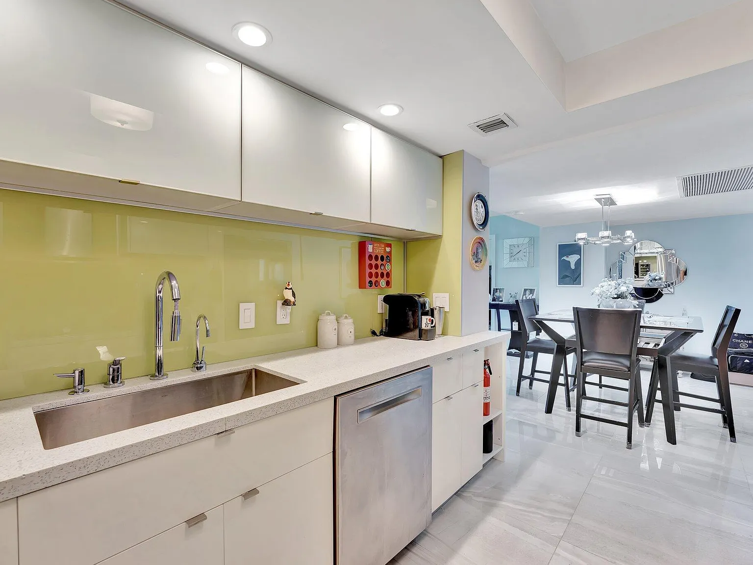 2 bed, 2.0 bath, 1120 sqft, $3,000 — Photo 4